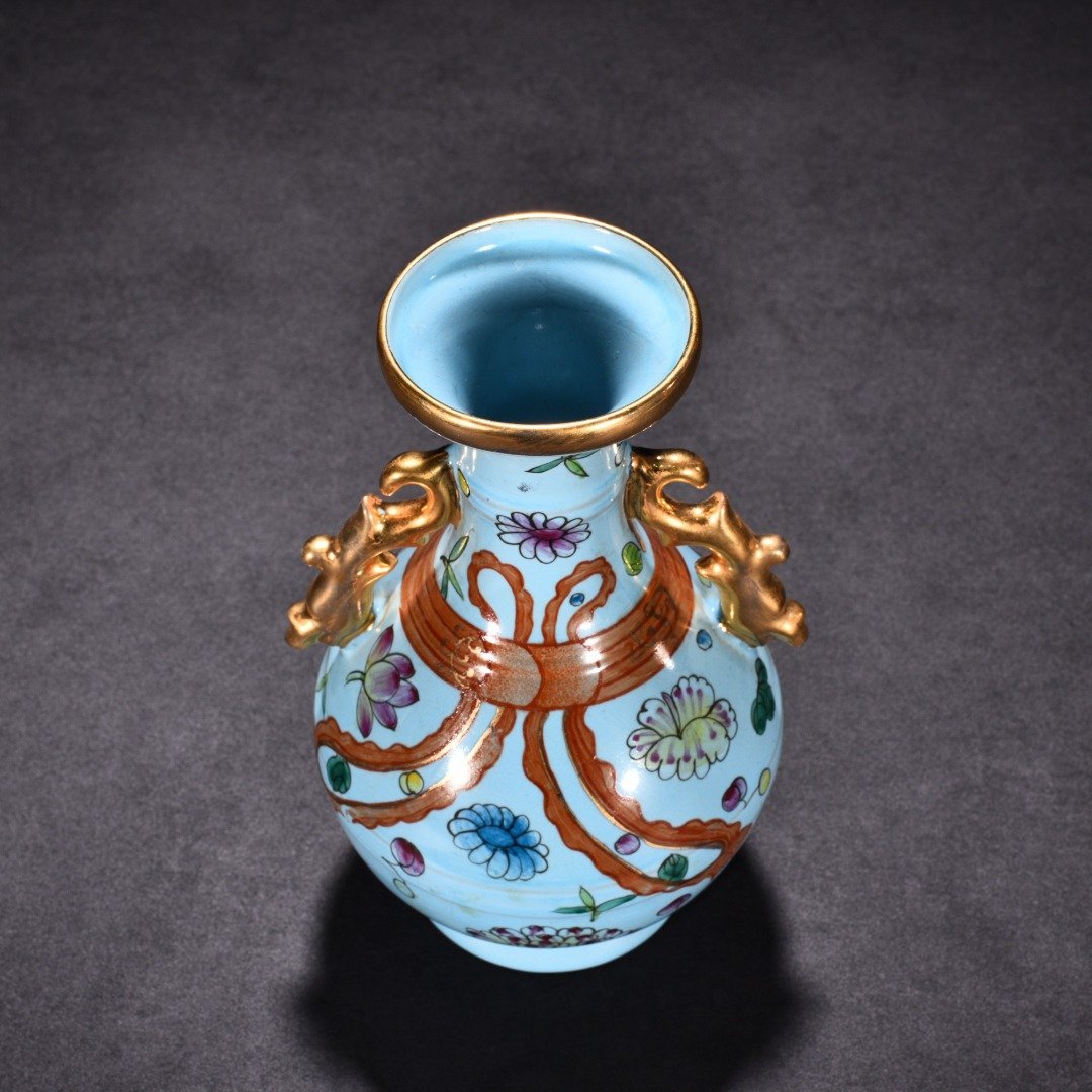 Song Dynasty Ru kiln sky blue glaze pastel gold flower pattern amphorae