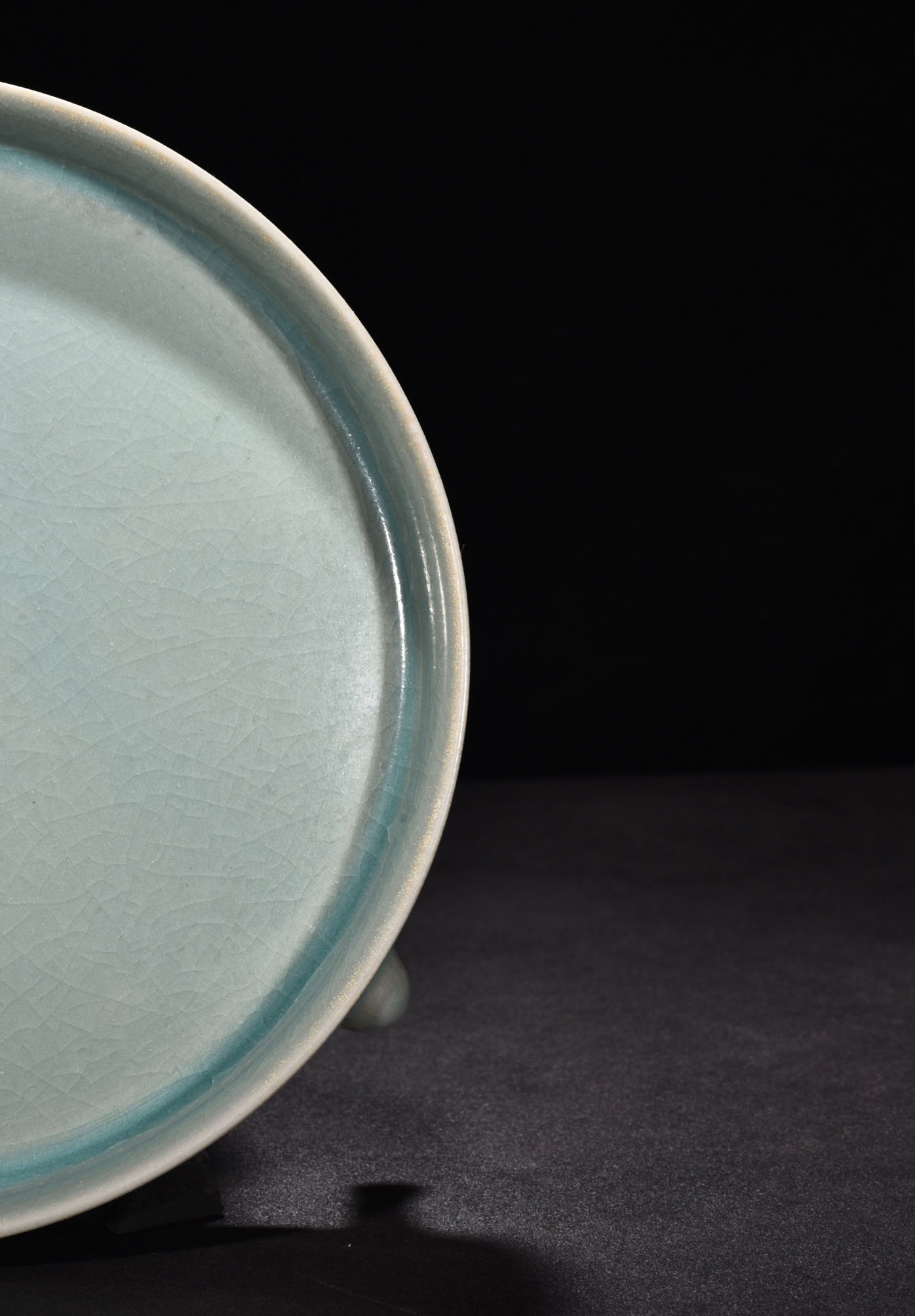 Song Dynasty Ru kiln azure glaze three-legged washing machine
