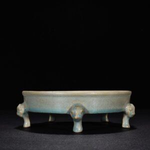 Song Dynasty Ru Kiln azure glaze animal foot wash