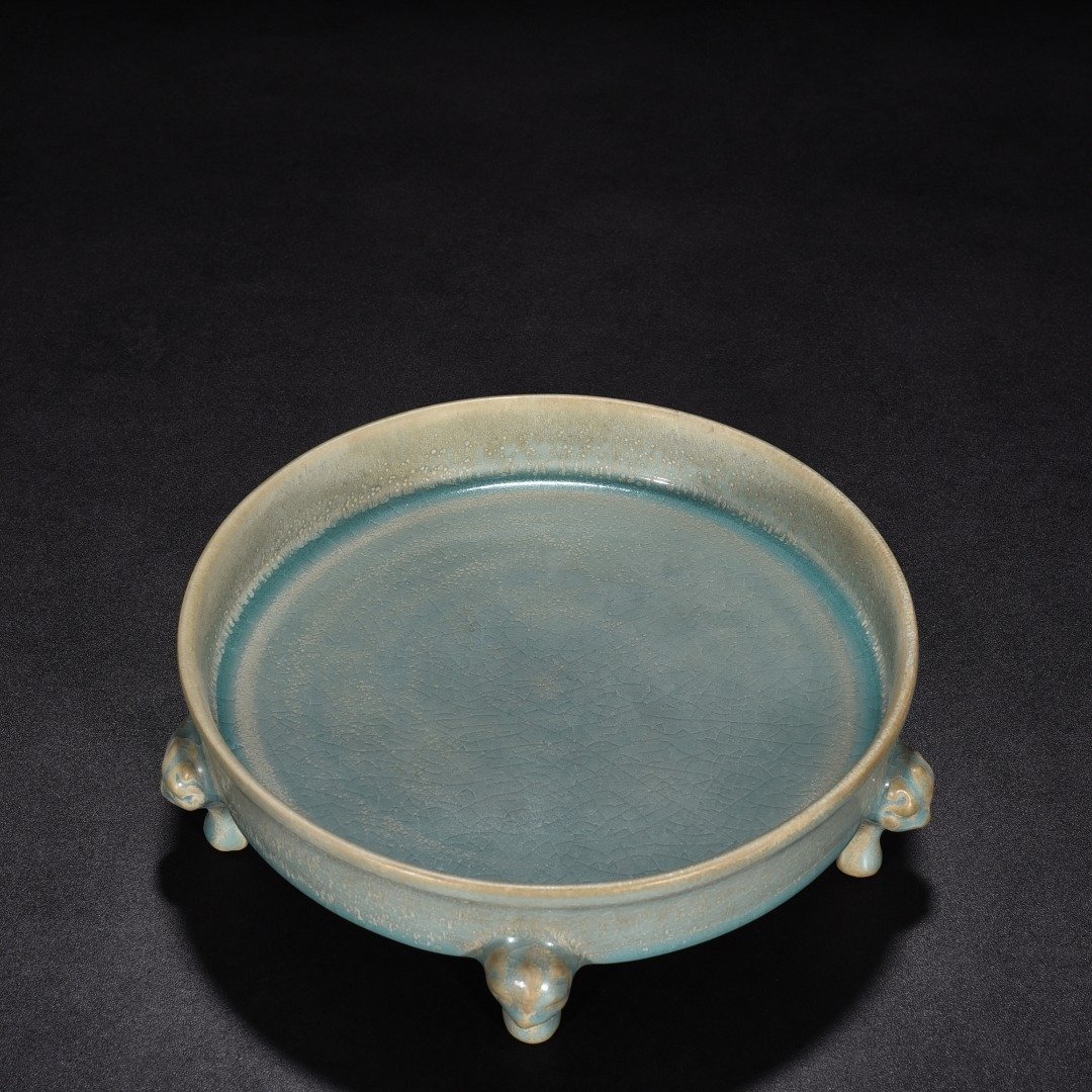 Song Dynasty Ru Kiln azure glaze animal foot wash