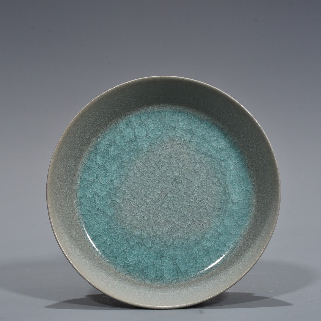 Song Dynasty Ru Kiln azure glaze ice cracked round wash
