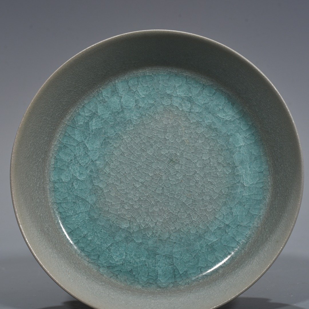Song Dynasty Ru Kiln azure glaze ice cracked round wash
