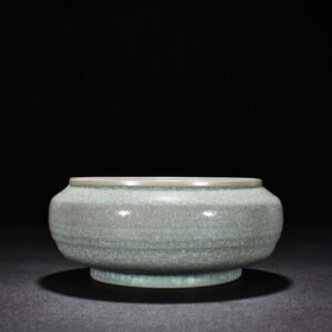 Song Dynasty Ru kiln azure glaze ice crackle dazzling pattern round wash