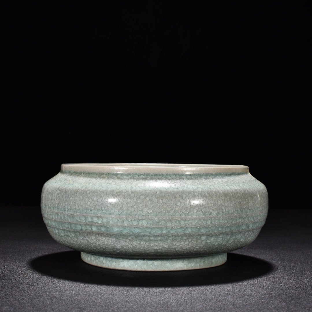 Song Dynasty Ru kiln azure glaze ice crackle dazzling pattern round wash