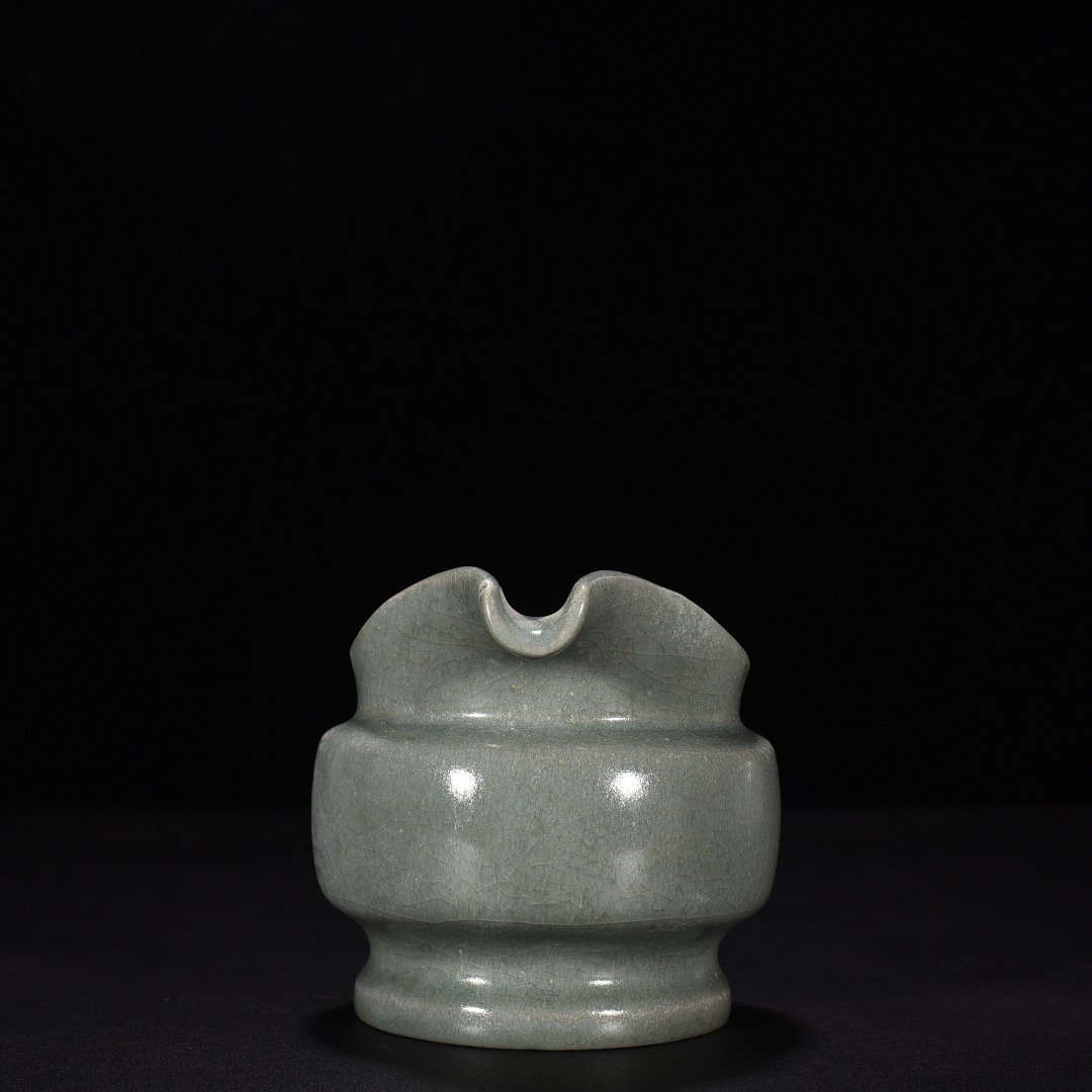 Song Dynasty Ru kiln azure glaze tea divider