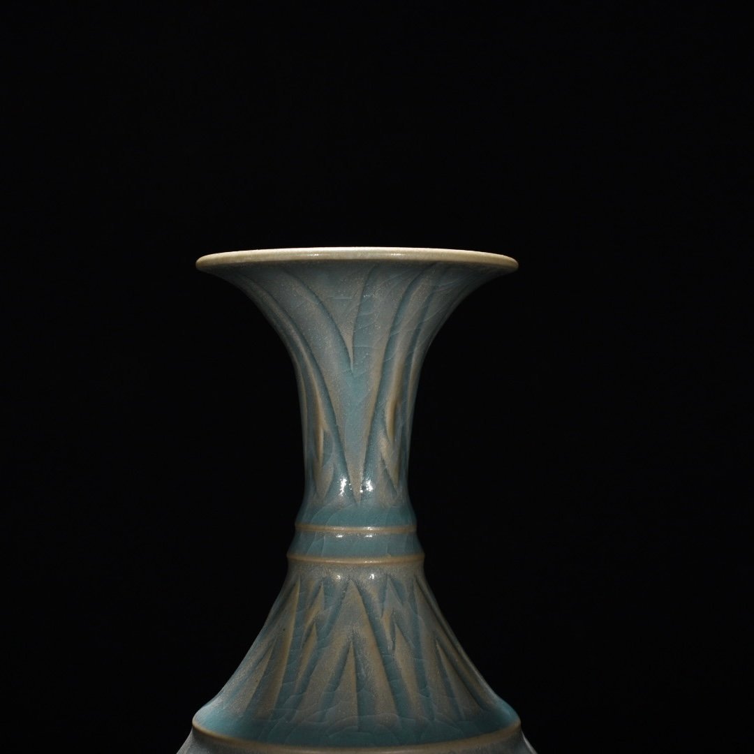 Song Dynasty Ru Kiln azure glaze jade pot spring vase with phoenix