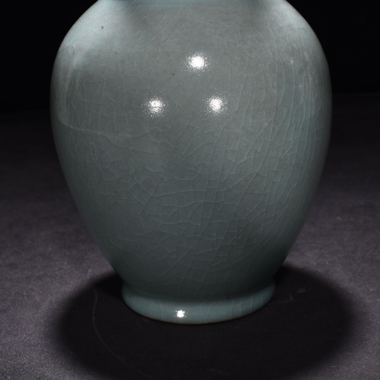 Song Dynasty Ru kilnazure glaze plate-mouth vase
