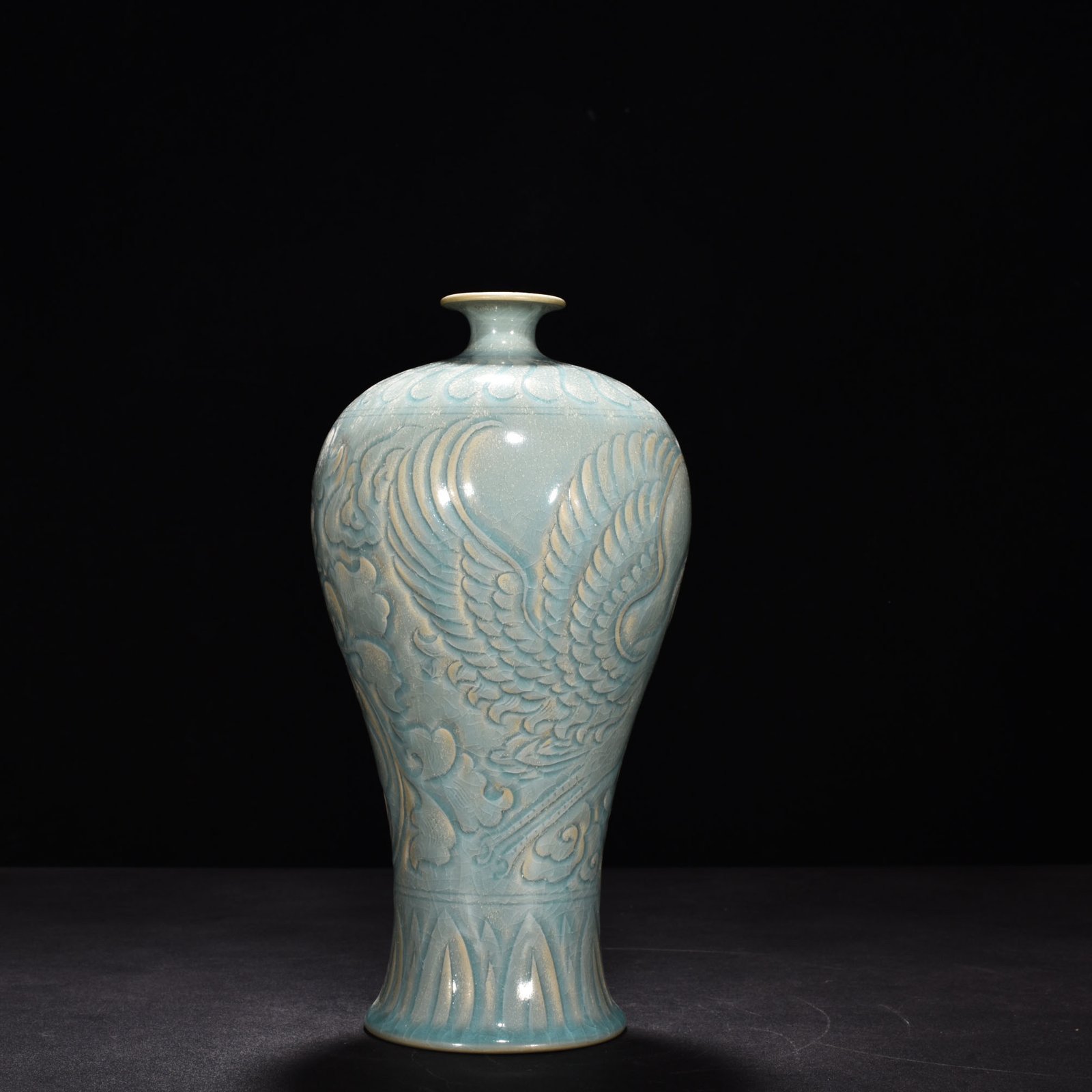 Song Dynasty Ru kilnazure glaze plum vase with carved peony cloud and crane