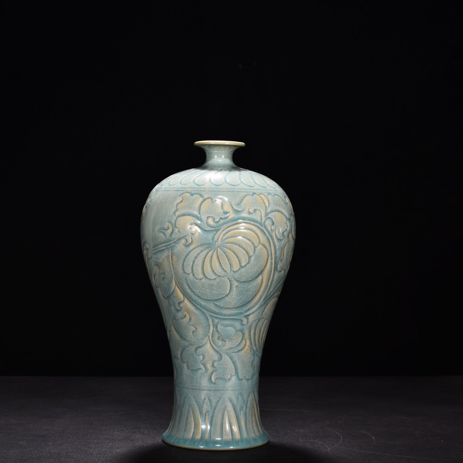 Song Dynasty Ru kilnazure glaze plum vase with carved peony cloud and crane