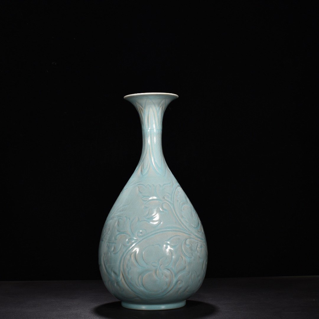 Song Dynasty Ru kiln azure glaze jade pot spring vase with carved flower and bird