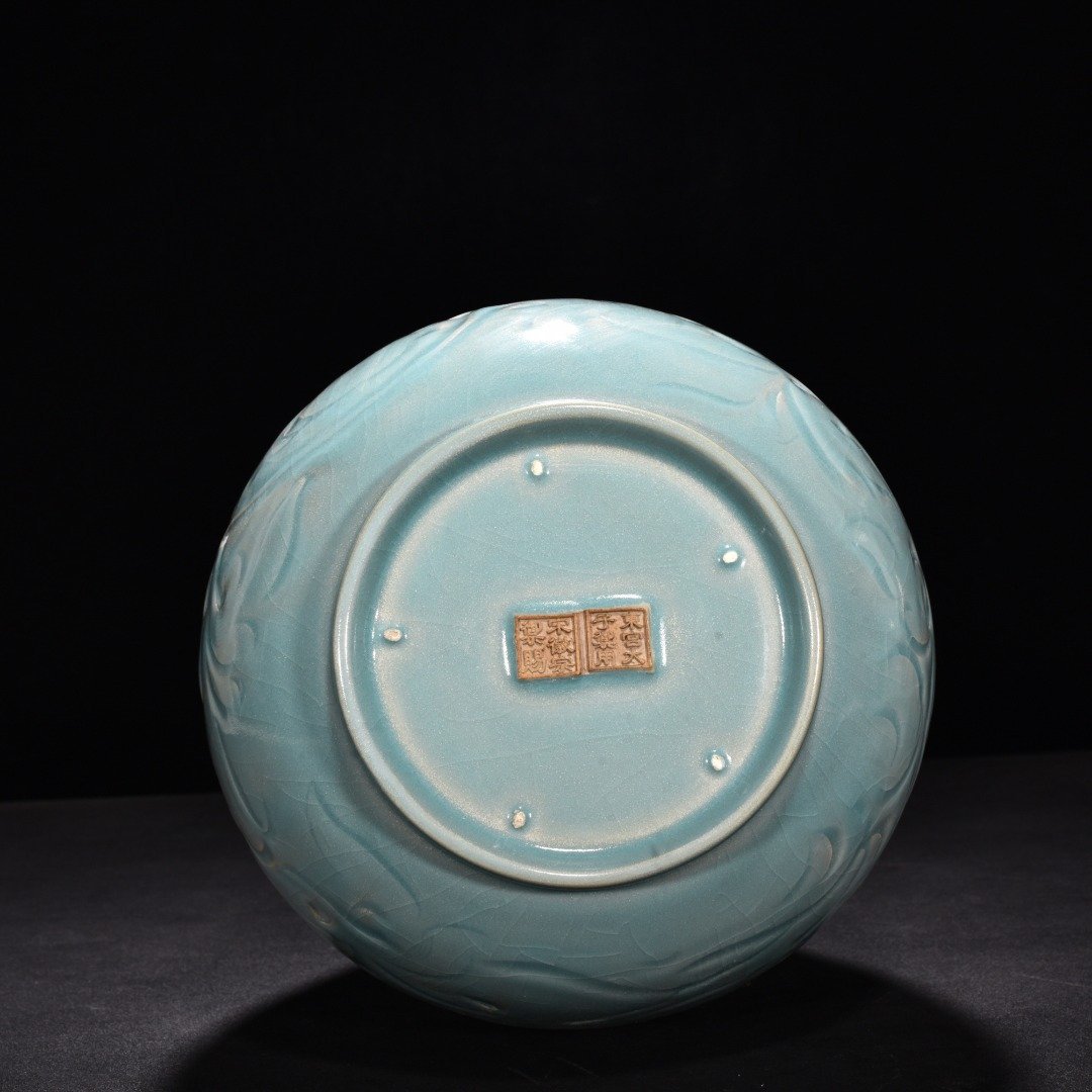 Song Dynasty Ru kiln azure glaze jade pot spring vase with carved flower and bird