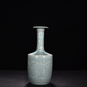 Song Dynasty Ru Kiln azure glaze plate-mouth vase with mandarin duck