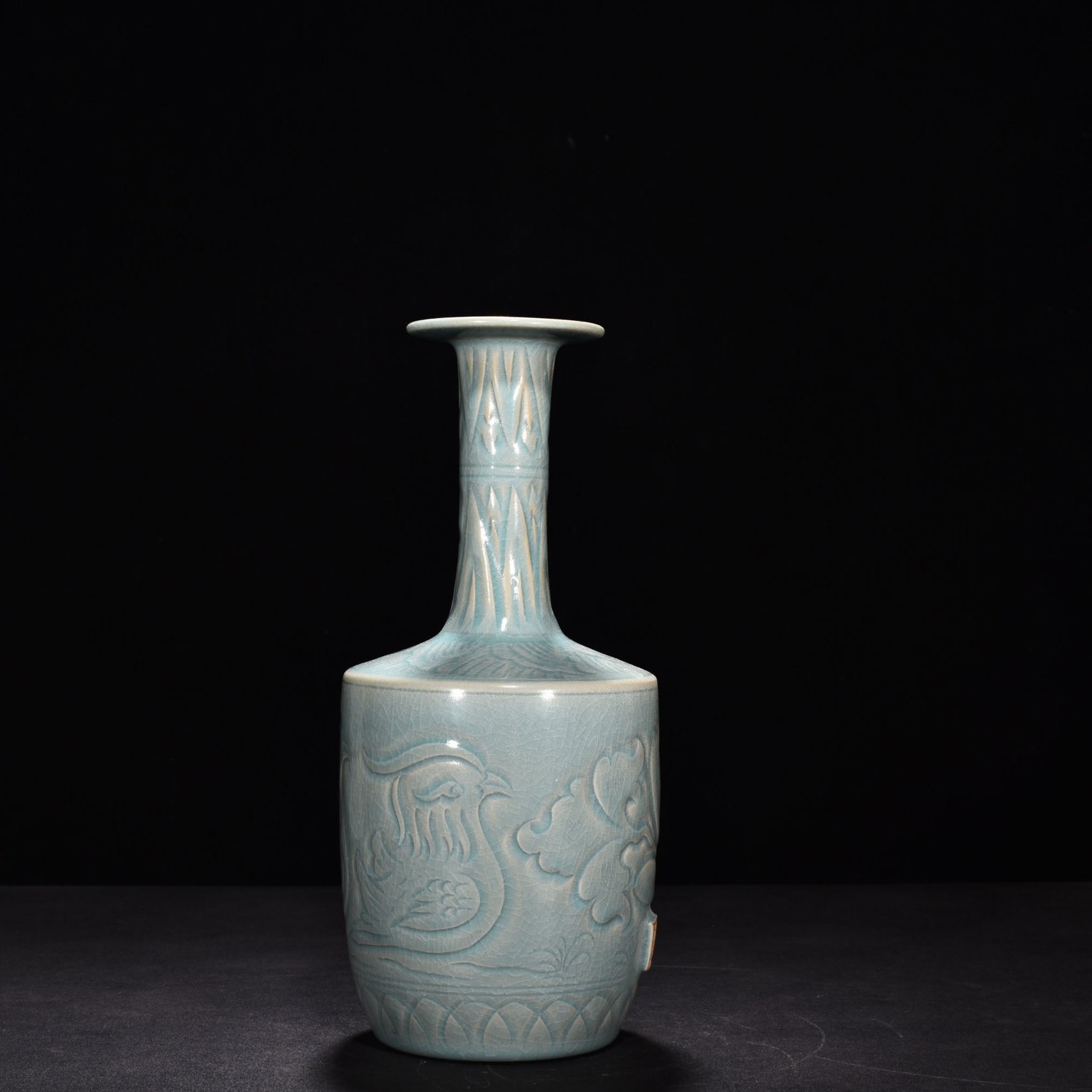 Song Dynasty Ru Kiln azure glaze plate-mouth vase with mandarin duck