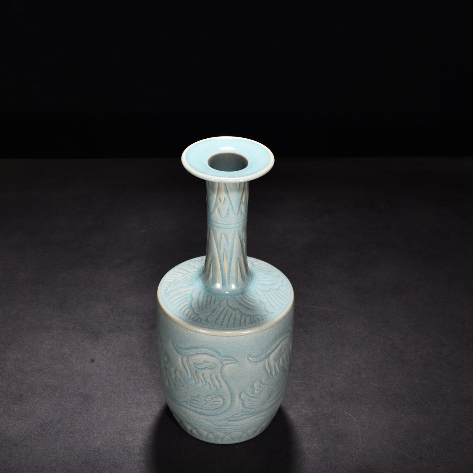 Song Dynasty Ru Kiln azure glaze plate-mouth vase with mandarin duck