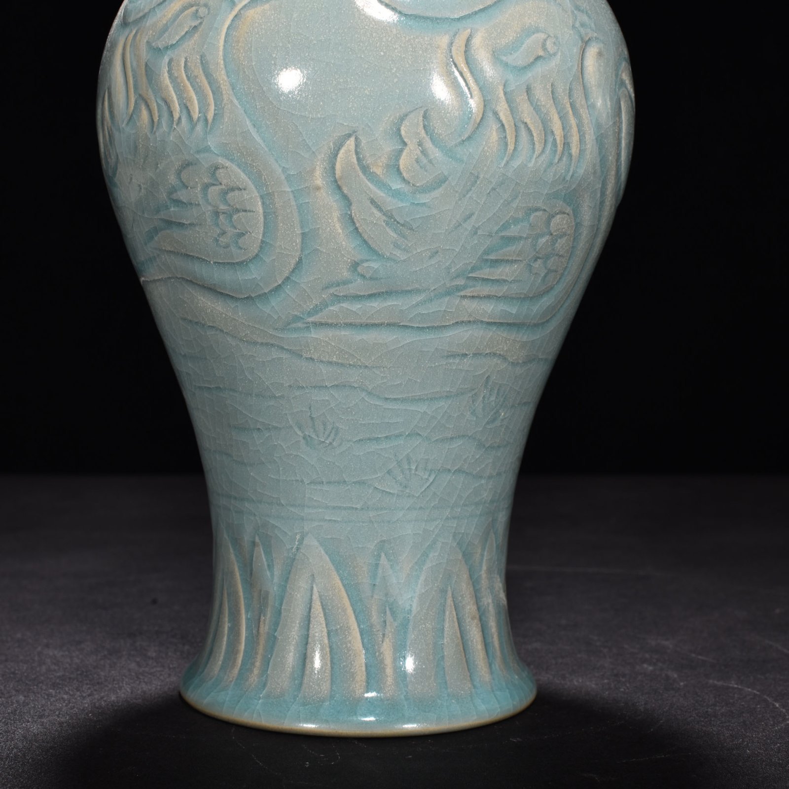Song Dynasty Ru Kiln azure glaze carved Guanyin vase with mandarin duck