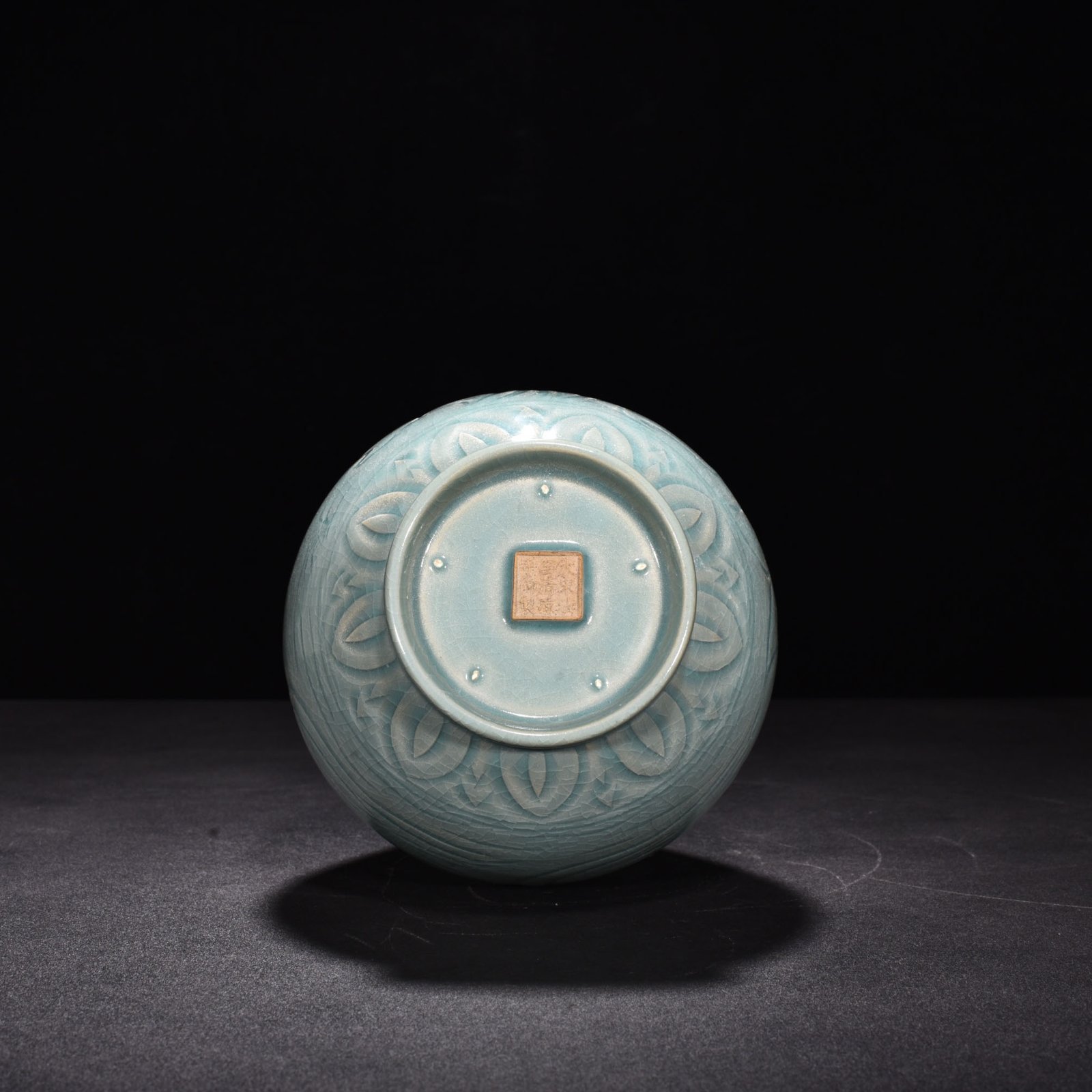 Song Dynasty Ru kiln azure glaze garlic vase with mandarin duck and lotus