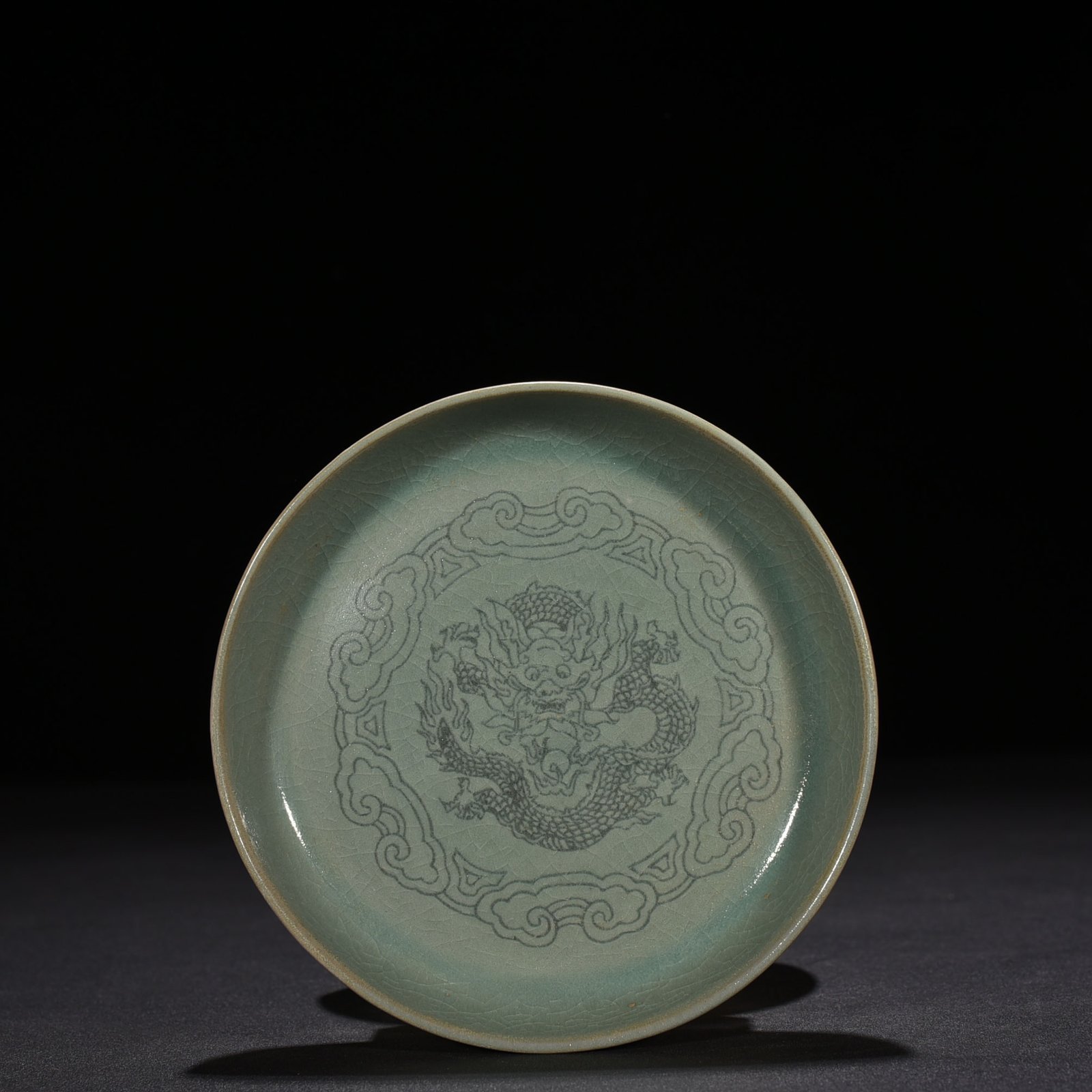 Song Dynasty Ru kiln azure glaze engraved dragon pattern round wash