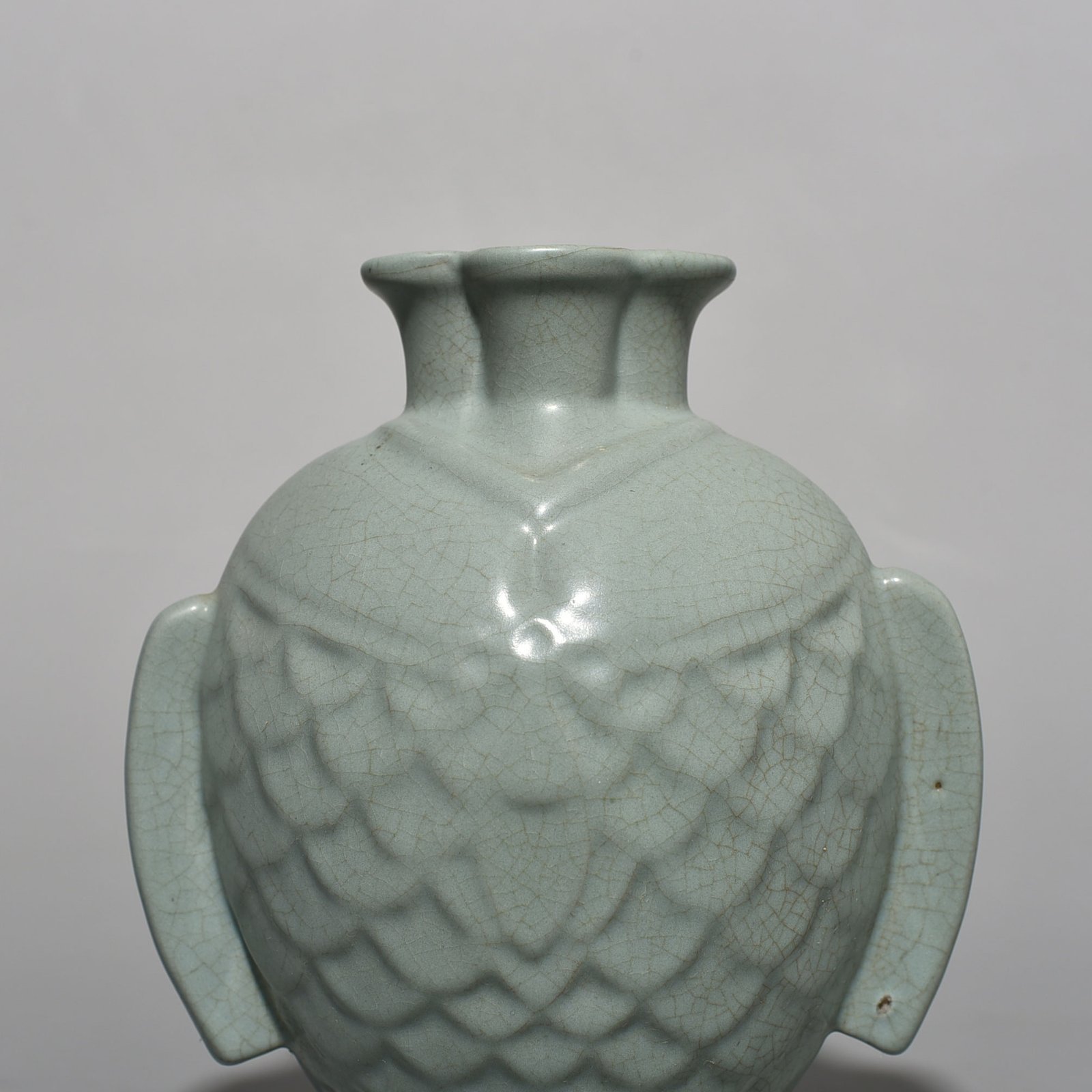 Song Dynasty Ru kiln sky blue glaze Pisces vase