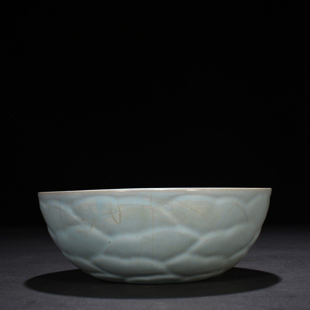 Song Dynasty Ru kiln azure glaze Fenghua bowl Arhat bowl