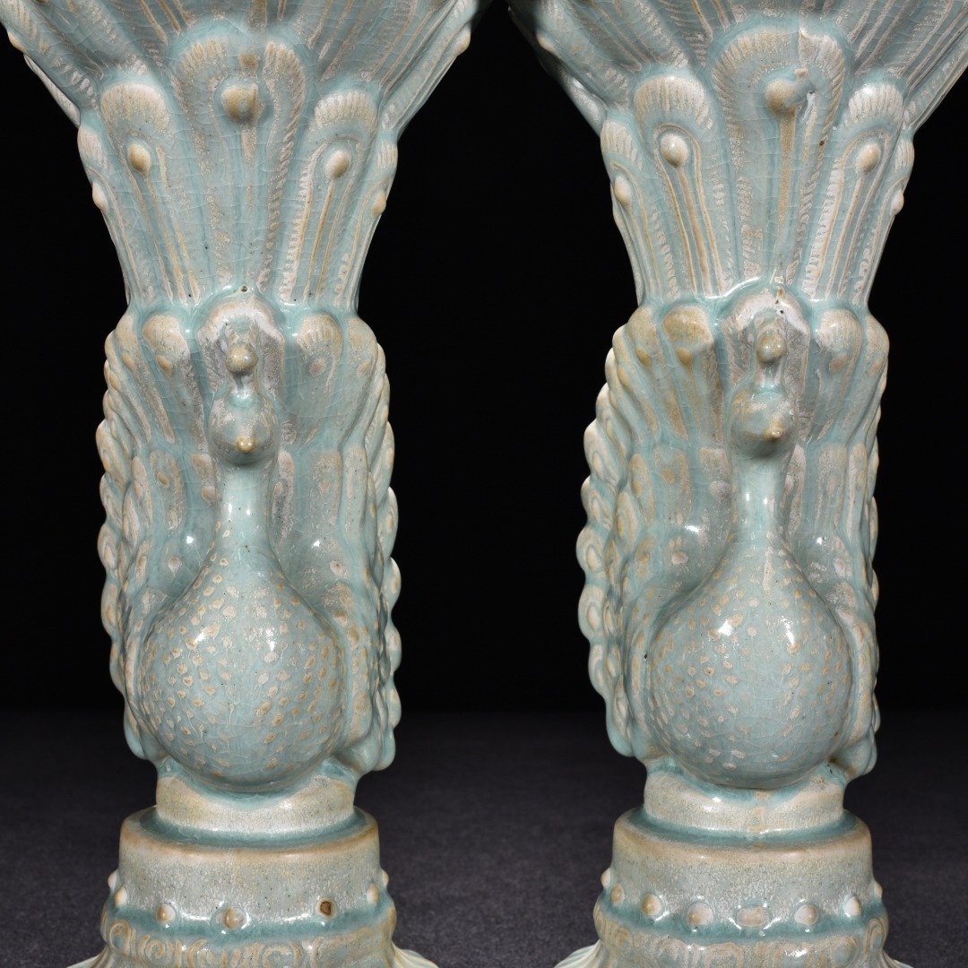 Song Dynasty Ru Kiln azure glaze peacock flower arrangement