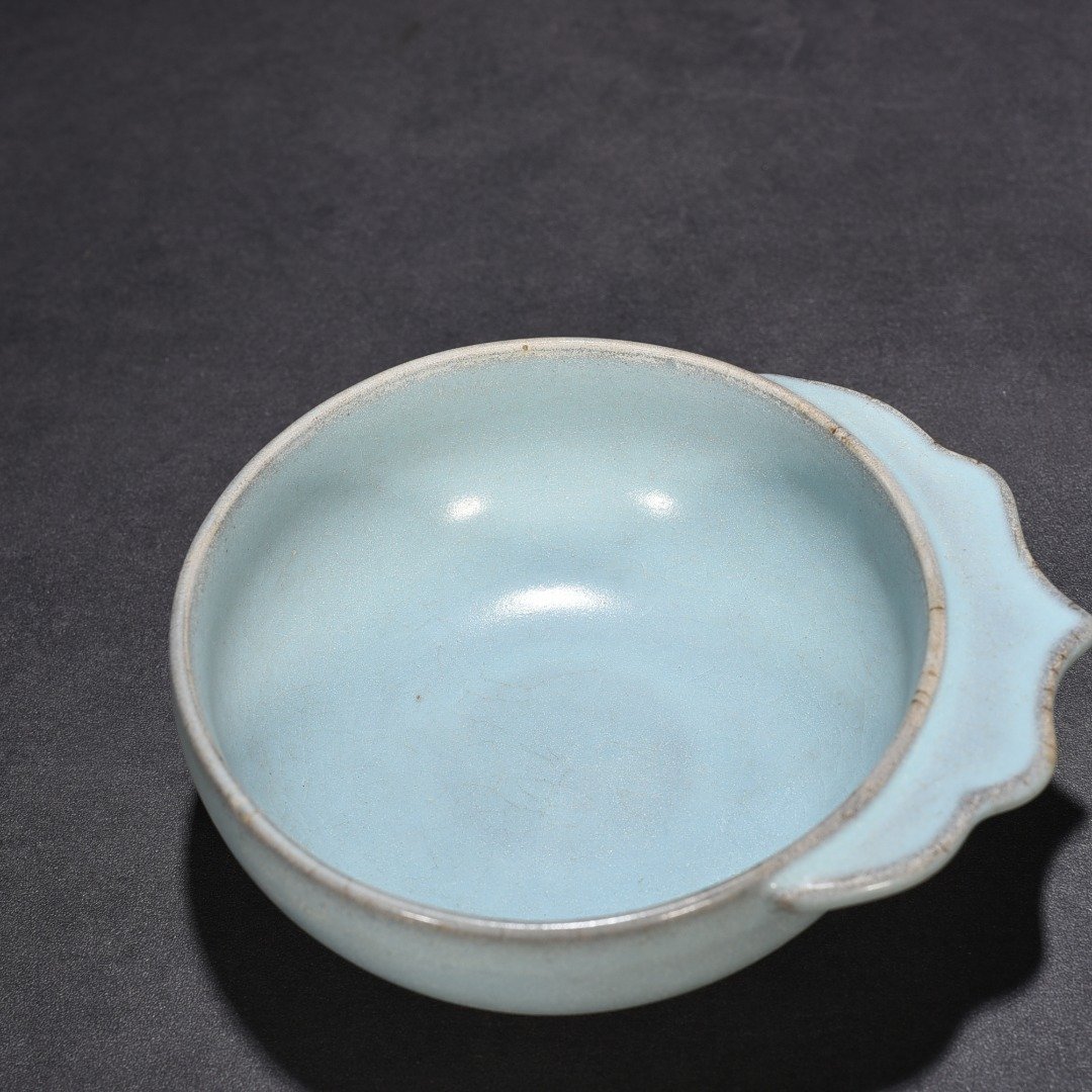 Song Dynasty Ru kiln azure glaze hat and ear wash