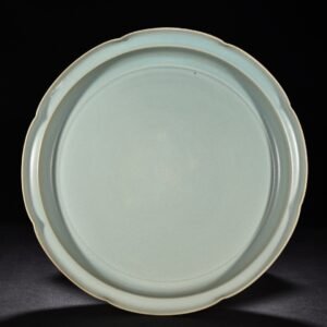 Song Dynasty Ru kilnazure-glazed large plate with folded edge and Kuikou mouth