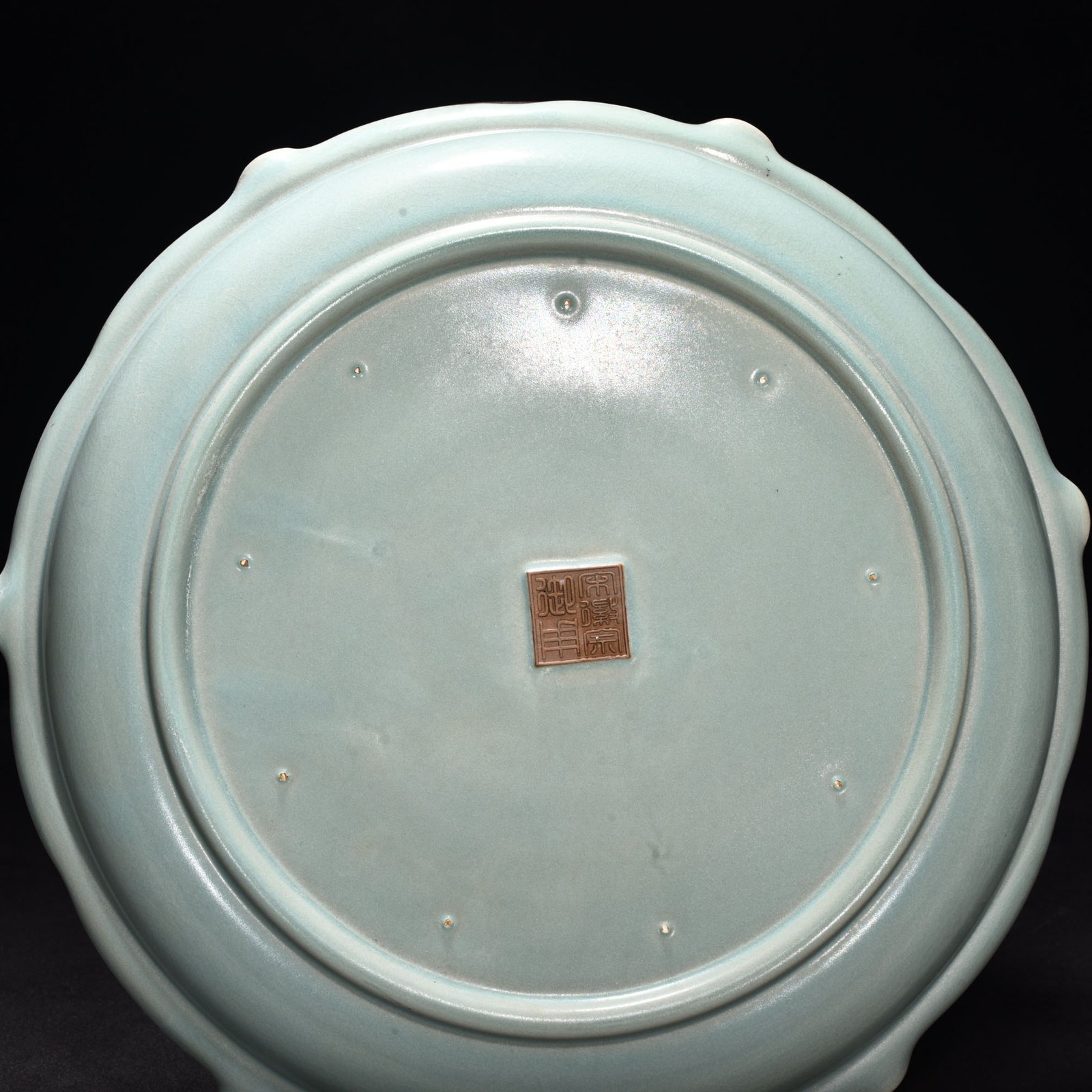 Song Dynasty Ru kiln azure glaze folded sunflower mouth plate