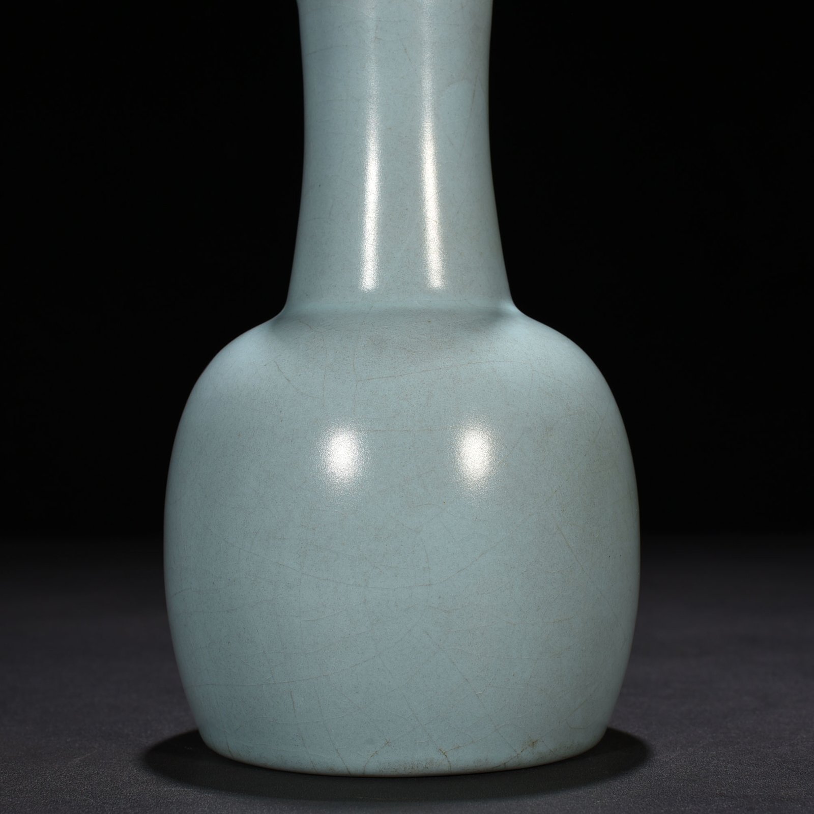Song Dynasty Ru kiln azure glaze rattle vase