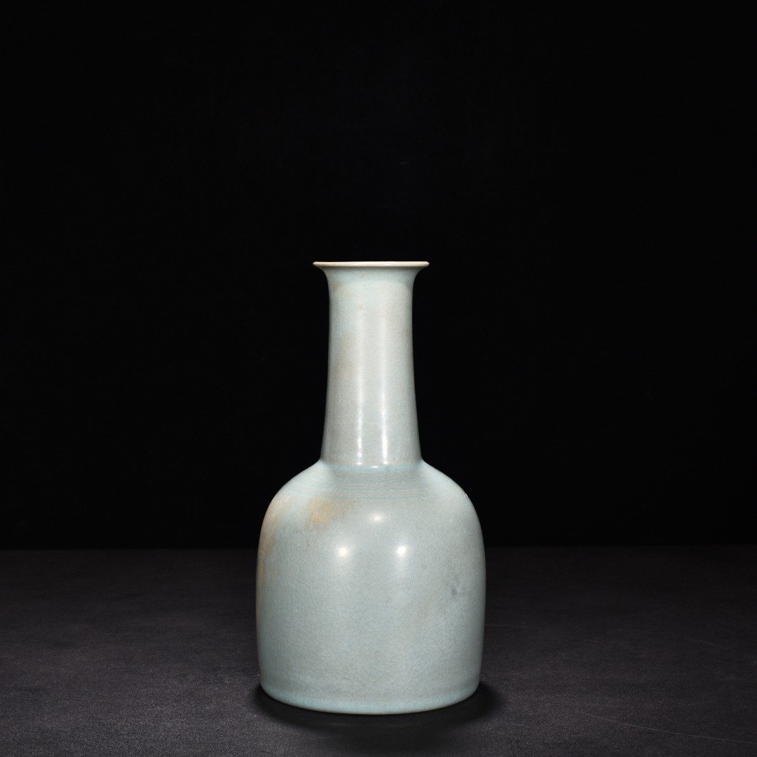 Song Dynasty Ru kiln azure glaze rattle dish bottle