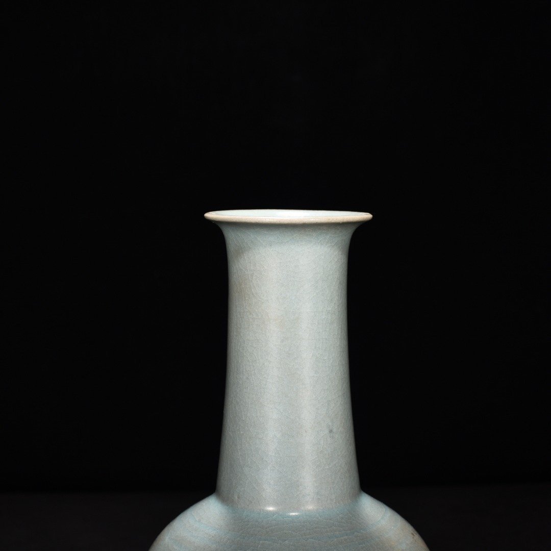 Song Dynasty Ru kiln azure glaze rattle dish bottle
