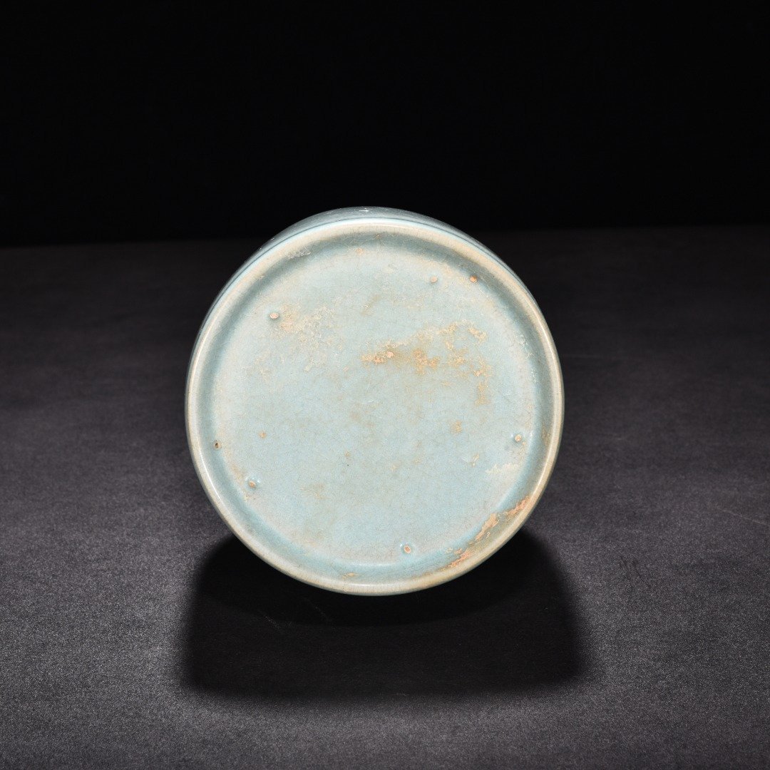Song Dynasty Ru kiln azure glaze rattle dish bottle