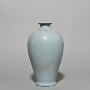 Song Dynasty Ru kiln azure glazed plum vase