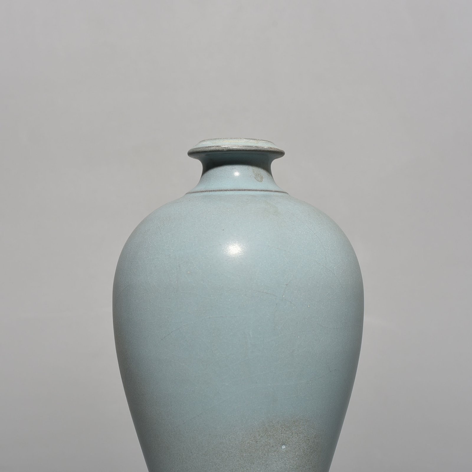 Song Dynasty Ru kiln azure glazed plum vase