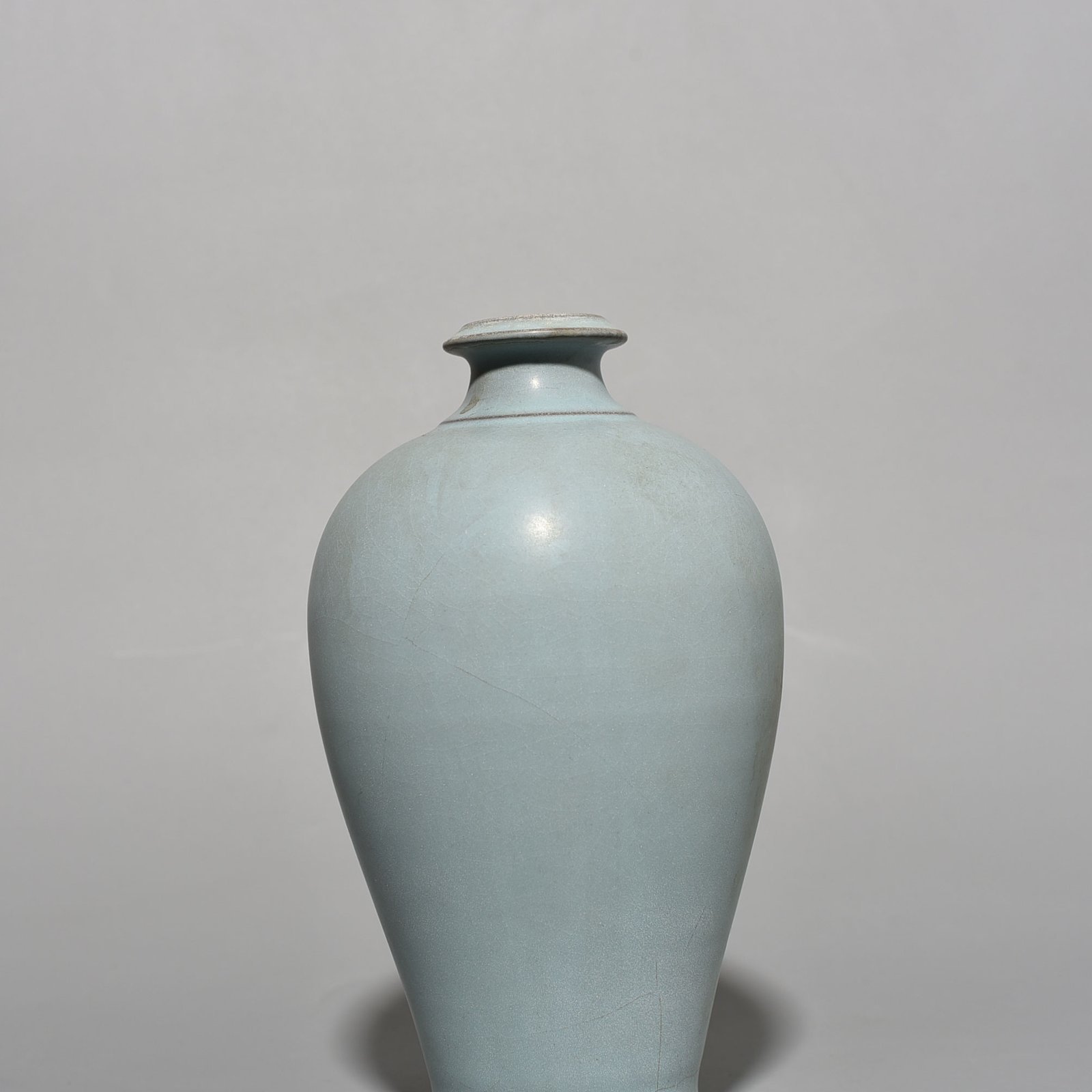 Song Dynasty Ru kiln azure glazed plum vase