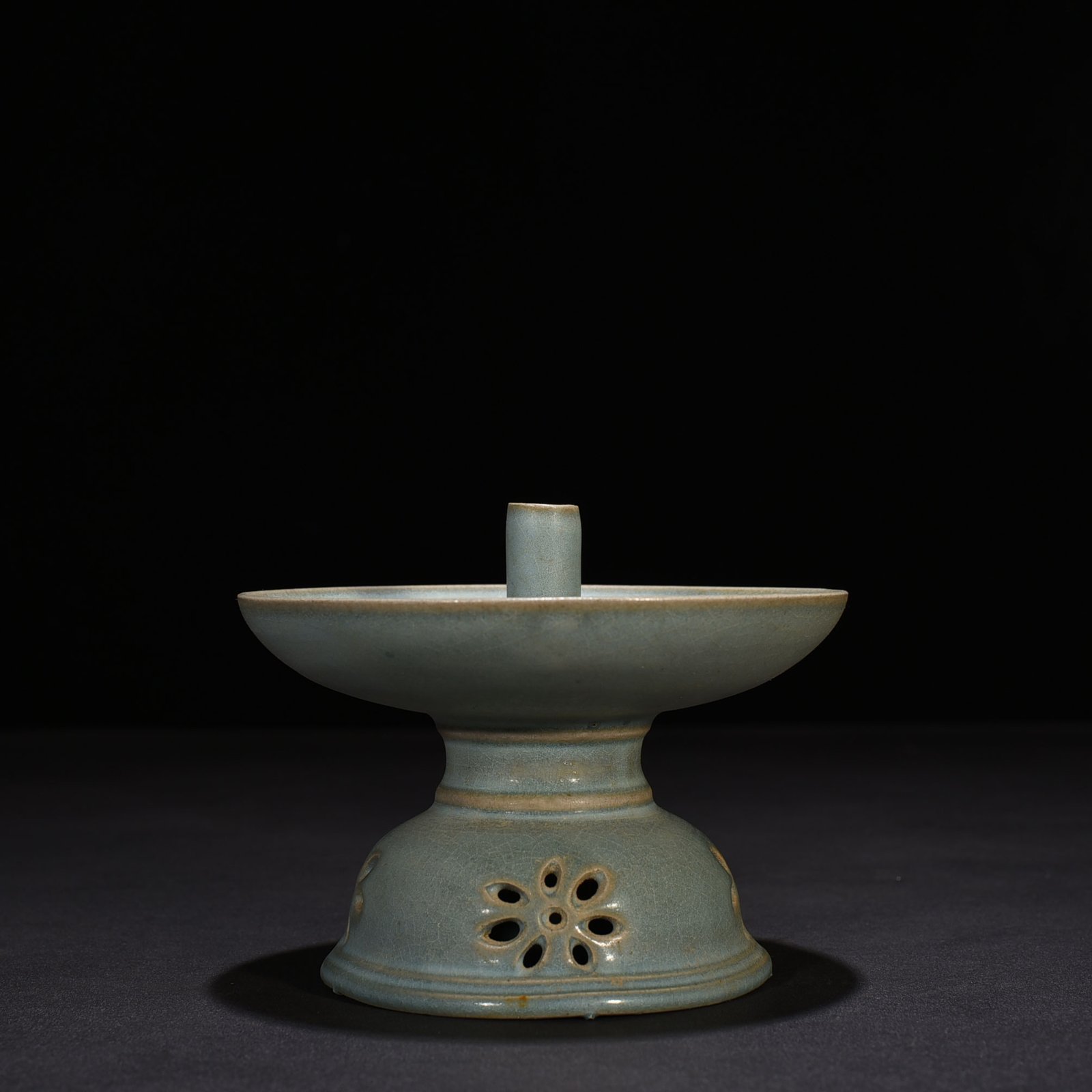 Song Dynasty Ru kiln azure glaze oil lamp