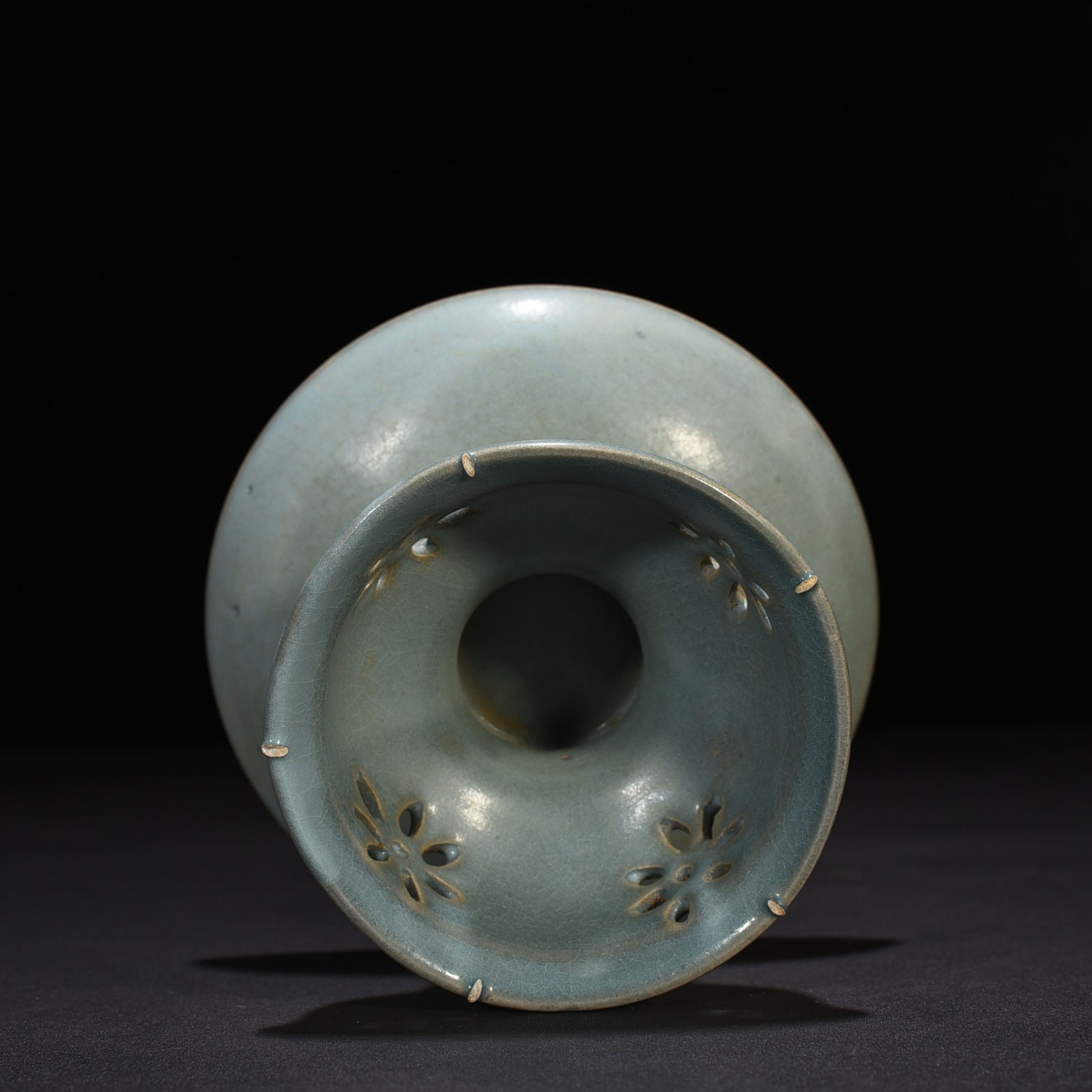 Song Dynasty Ru kiln azure glaze oil lamp