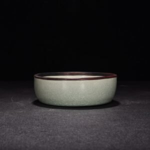 Song Dynasty Ru kiln sky blue glaze deep wash