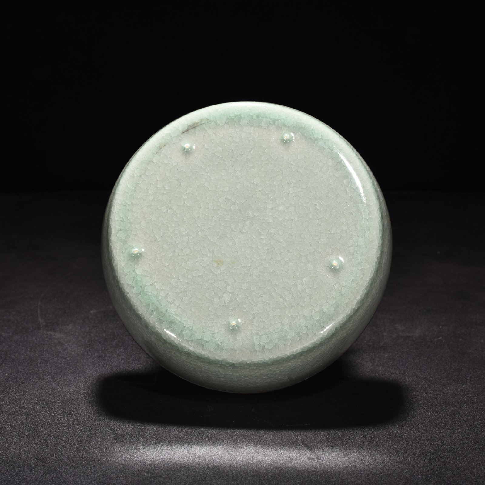 Song Dynasty Ru kiln sky blue glaze deep wash