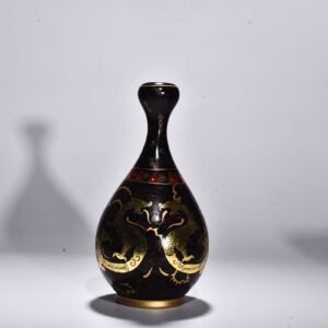 Song Dynasty Ru kiln azure glaze lacquer ware with gold double dragon garlic vase