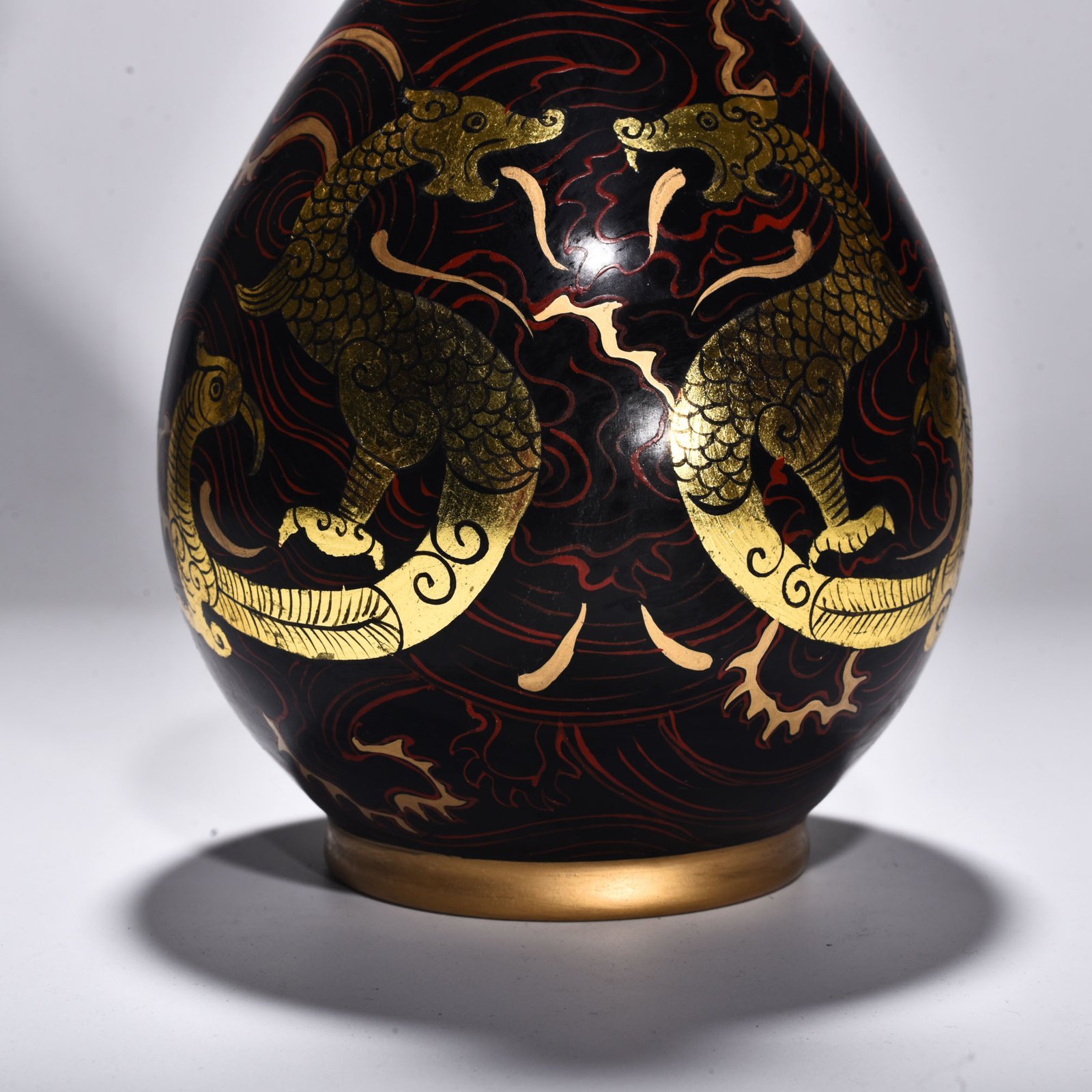 Song Dynasty Ru kiln azure glaze lacquer ware with gold double dragon garlic vase