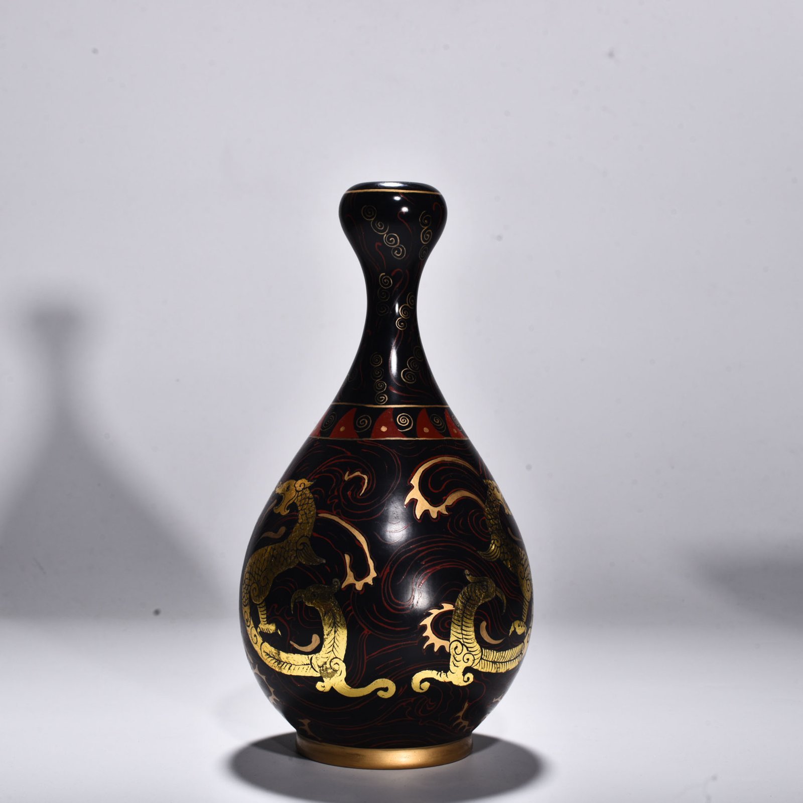 Song Dynasty Ru kiln azure glaze lacquer ware with gold double dragon garlic vase
