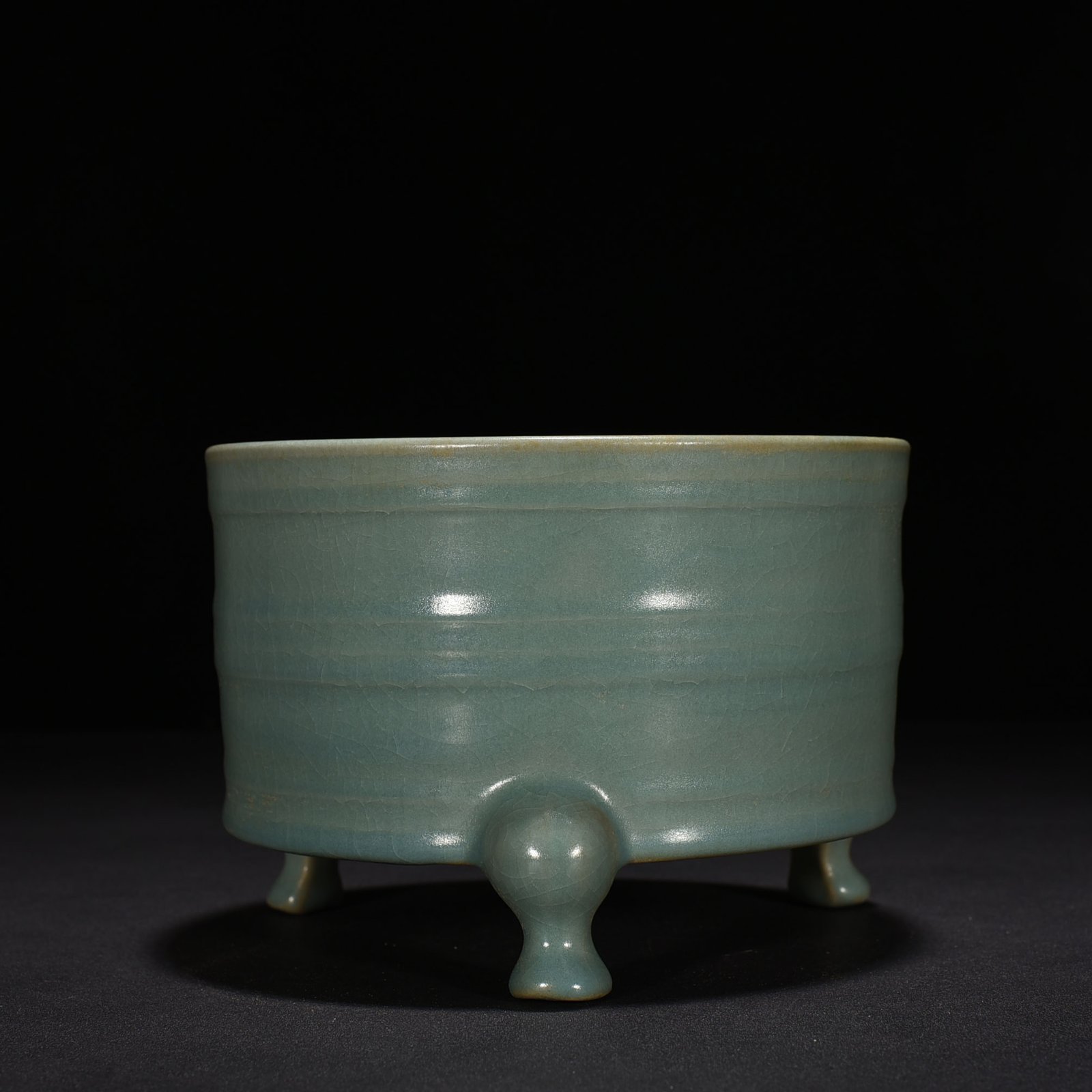 Song Dynasty Ru kiln azure glaze dazzling pattern