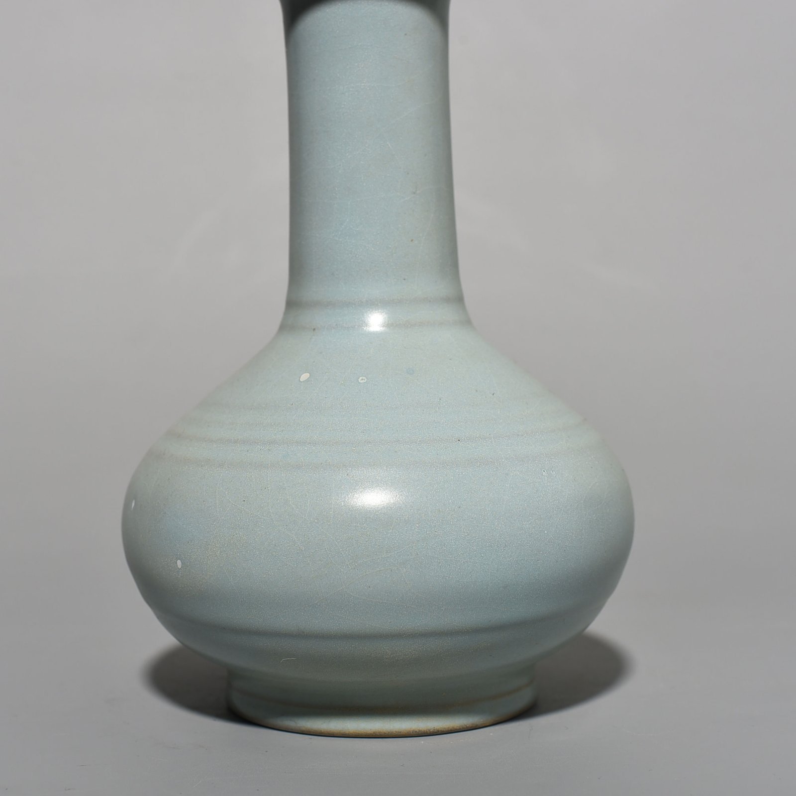 Song Dynasty Ru kiln azure glaze dazzling pattern plate mouth vase