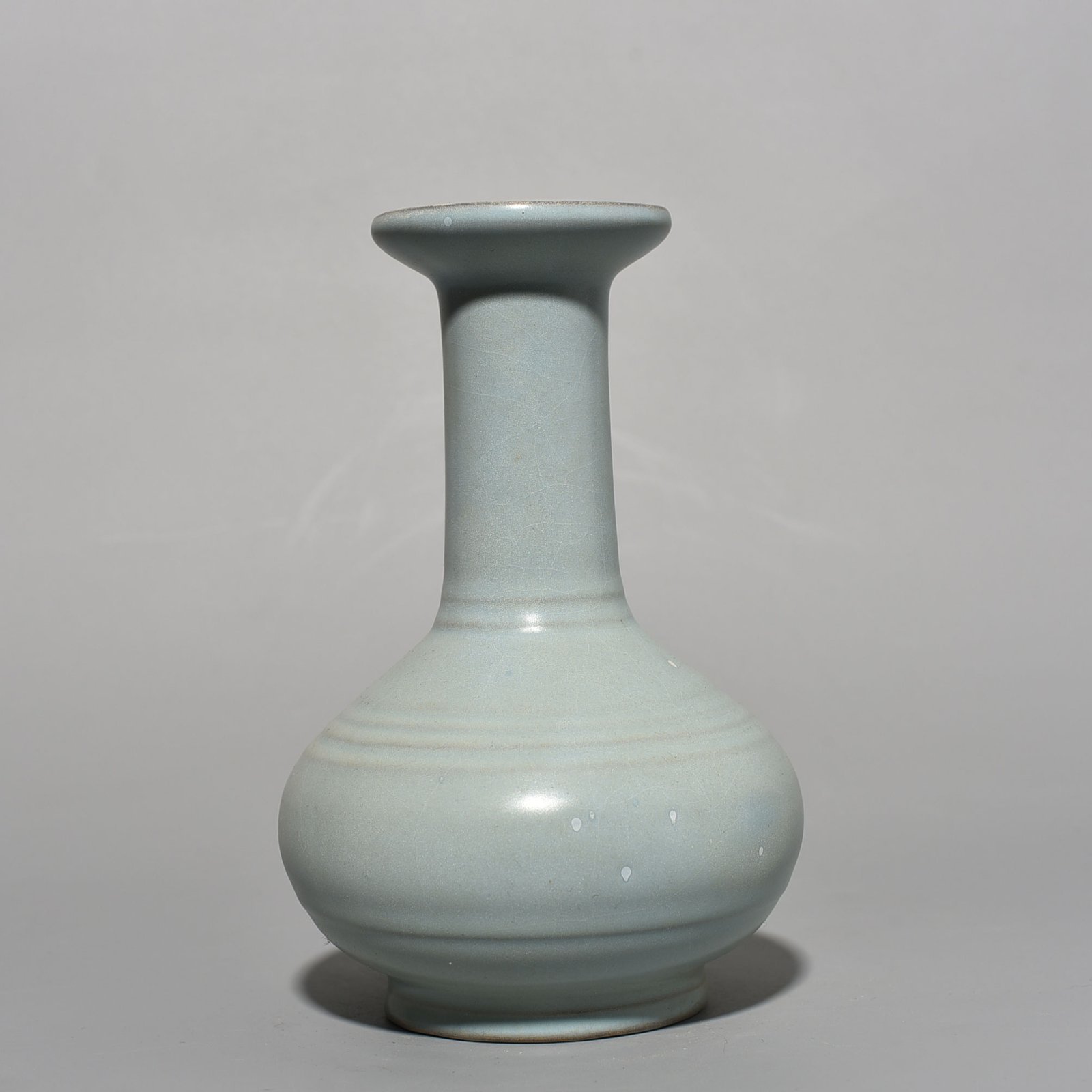 Song Dynasty Ru kiln azure glaze dazzling pattern plate mouth vase