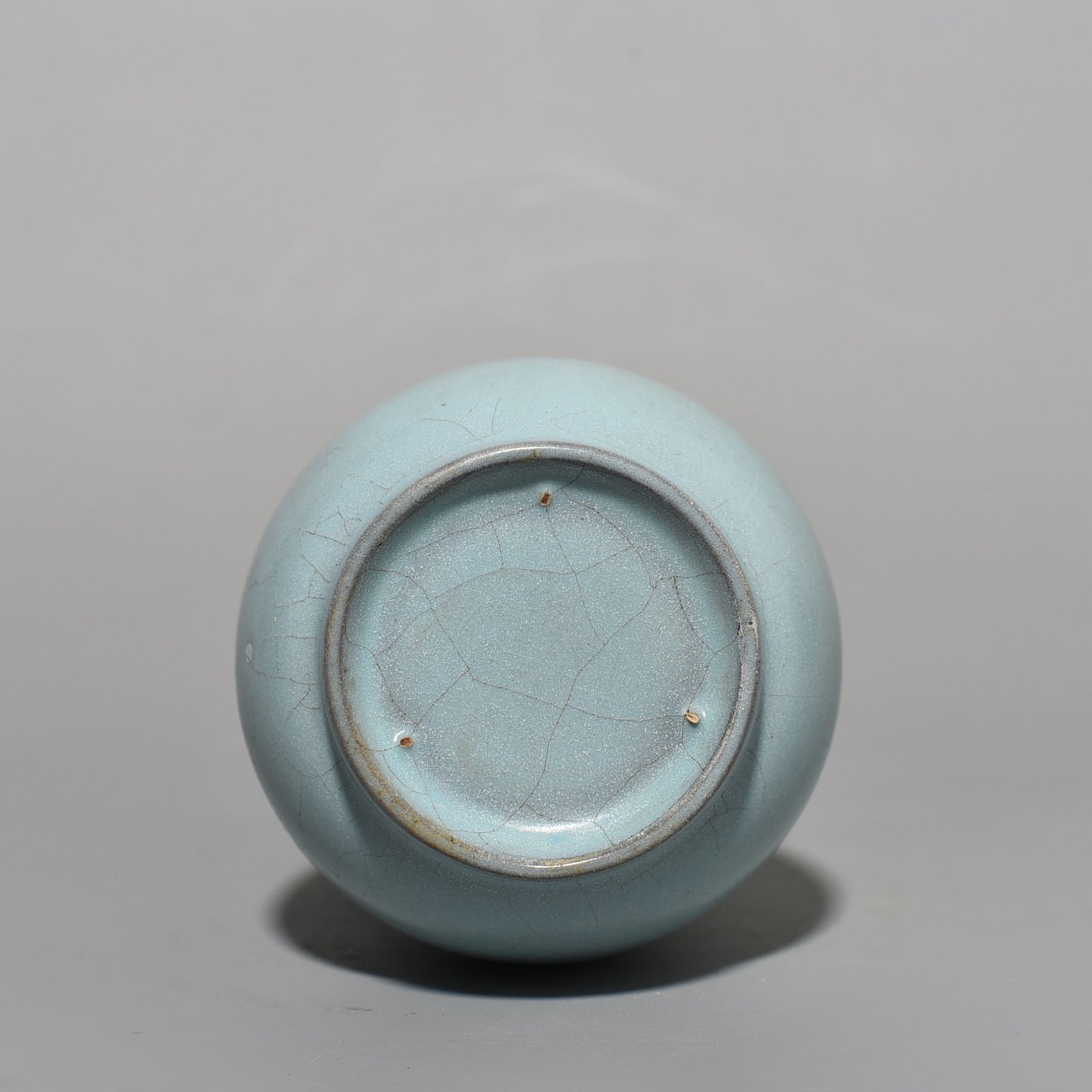 Song Dynasty Ru kiln azure glaze dazzling pattern through-ear vase