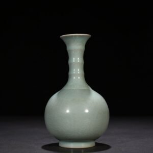 Song Dynasty Ru kiln azure glaze dazzling pattern vase