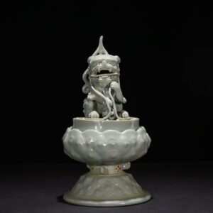 Song Dynasty Ru kiln azure glaze suanni fumigator