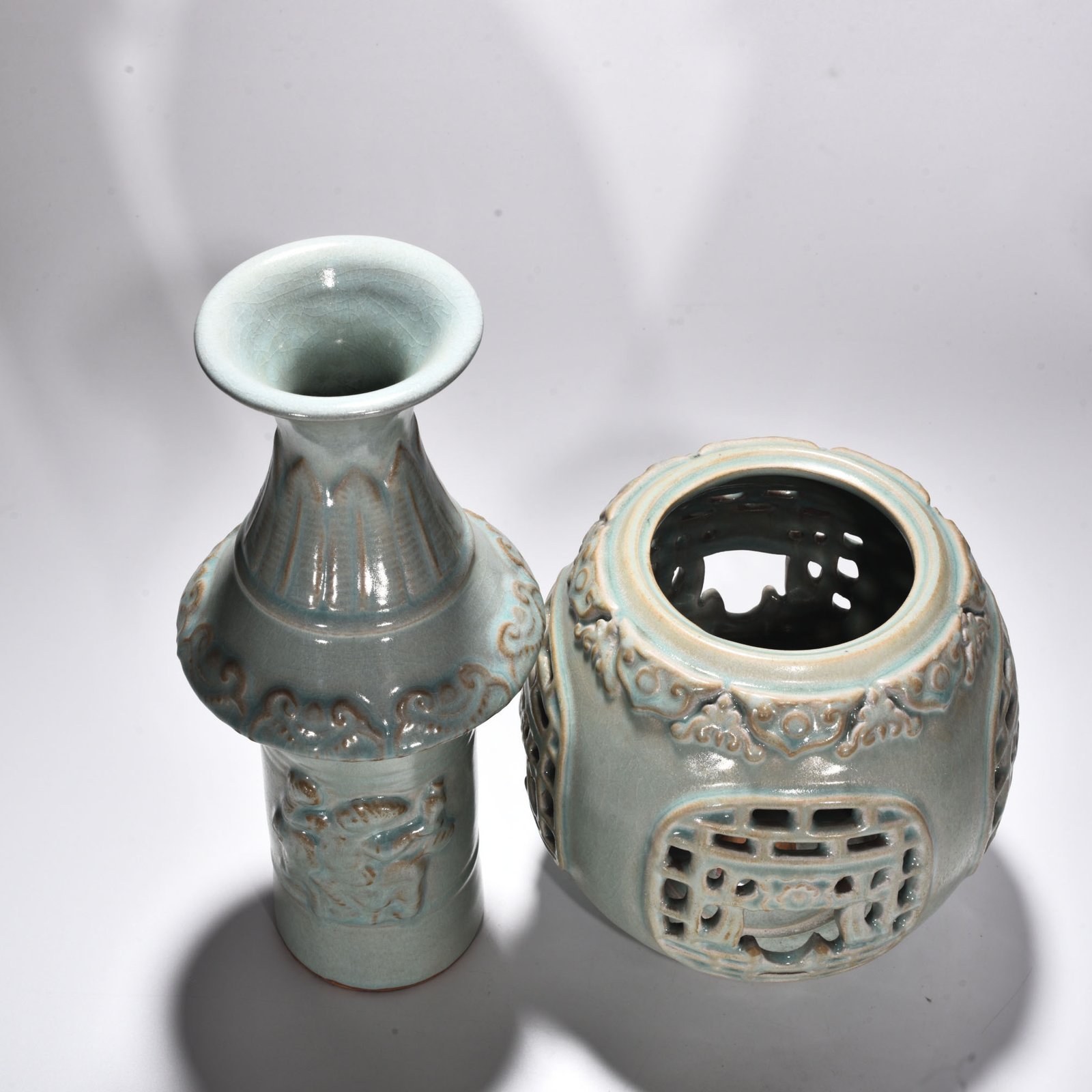 Song Dynasty Ru Kiln sky-green glaze hollow jade pot and spring vase
