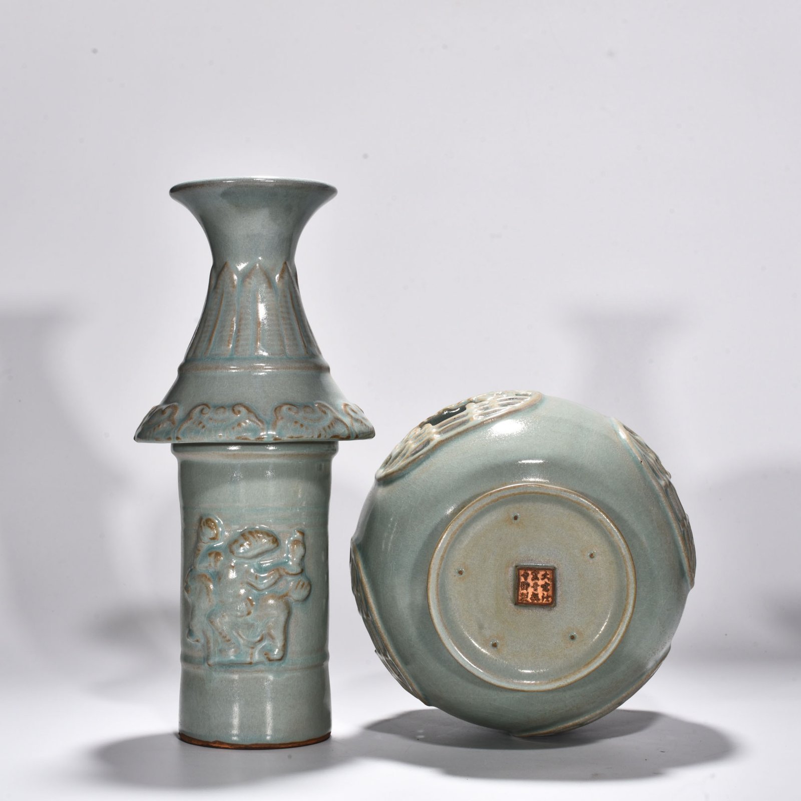 Song Dynasty Ru Kiln sky-green glaze hollow jade pot and spring vase