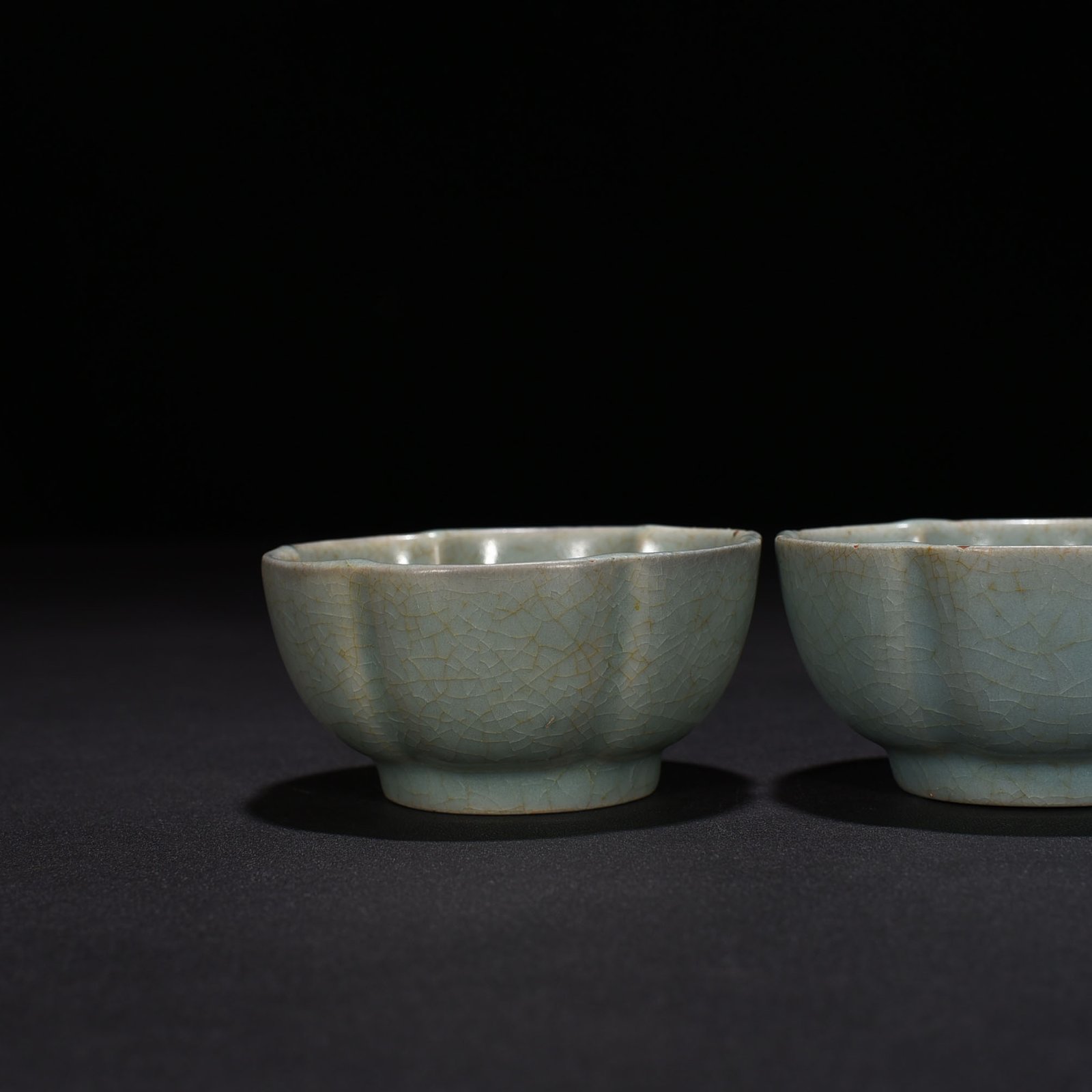 Song Dynasty Ru kiln azure glazed melon cup